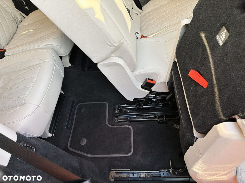 Mercedes-Benz GLS - 23