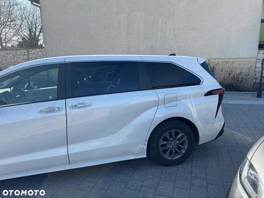 Toyota Sienna - 5