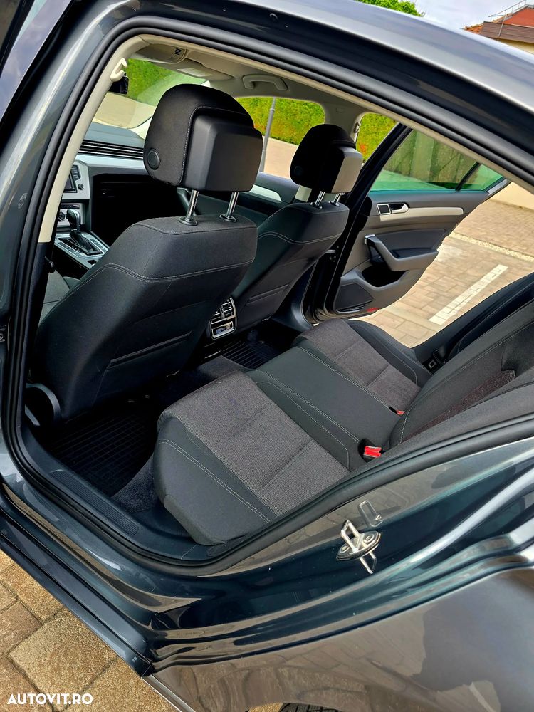 Volkswagen Passat 2.0 TDI DSG Comfortline - 16