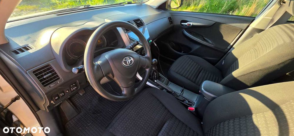 Toyota Corolla - 7