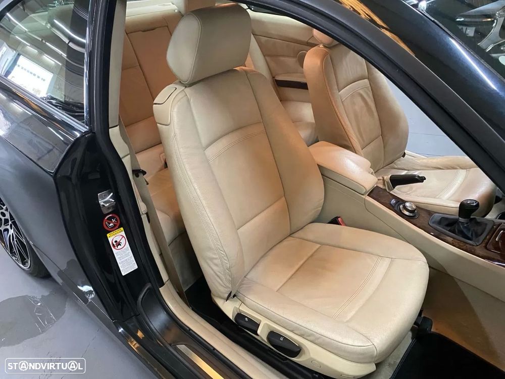 BMW 320 d Coupe - 17