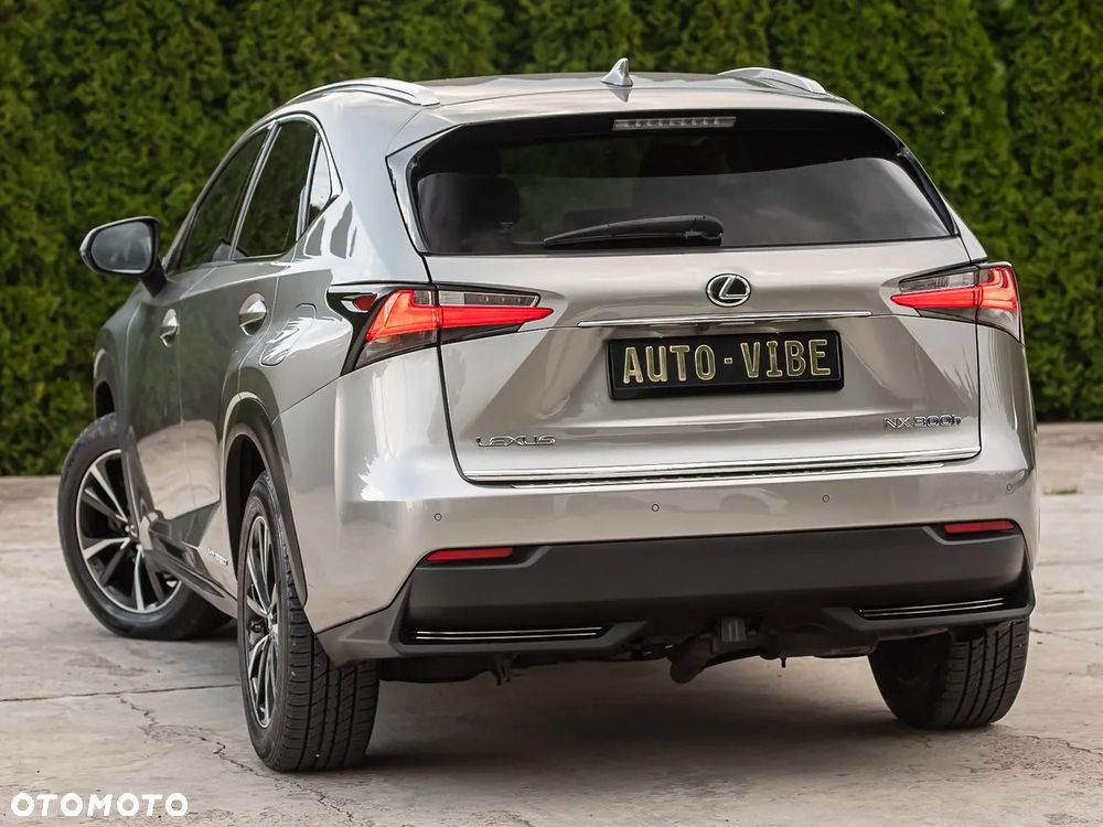 Lexus NX 300h Prestige AWD - 8