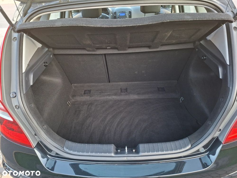Hyundai i30 1.4 Blue Comfort - 11