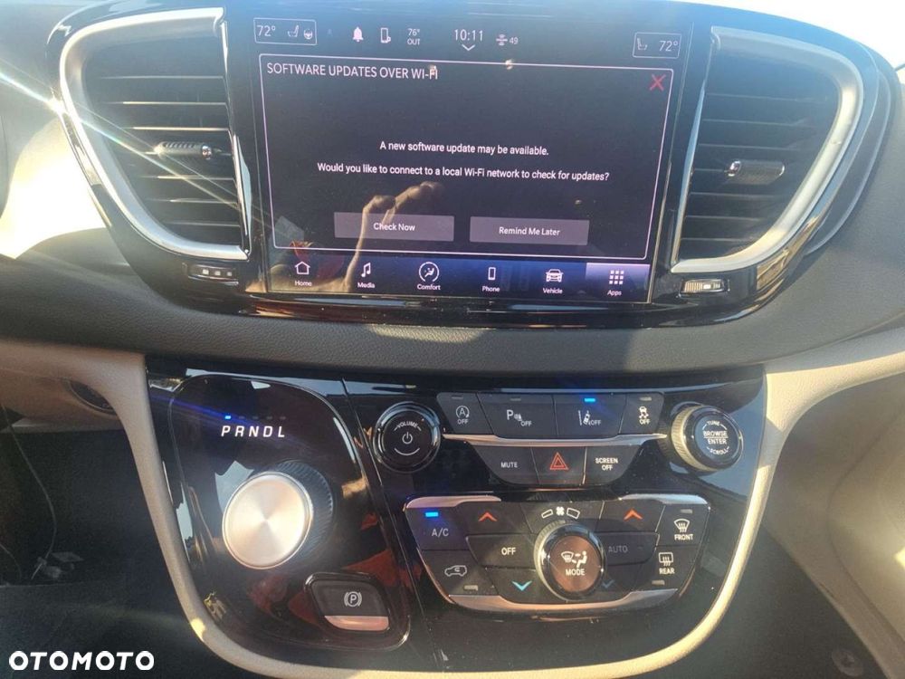 Chrysler Pacifica - 17