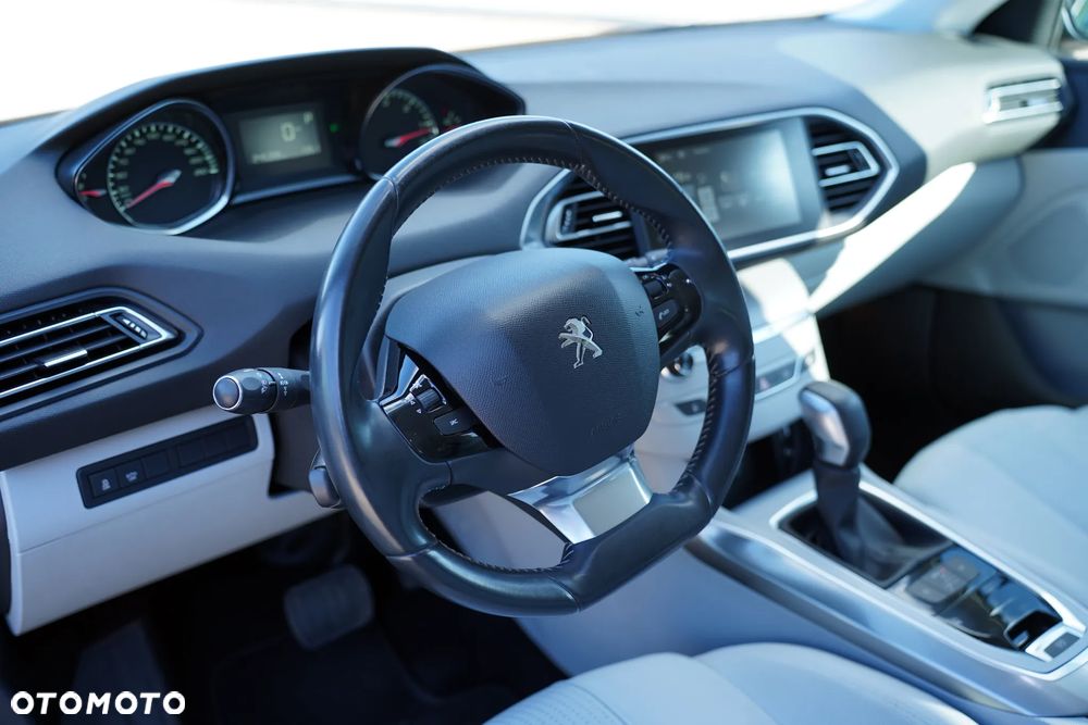 Peugeot 308 SW BlueHDi 150 EAT6 Stop & Start Allure - 20