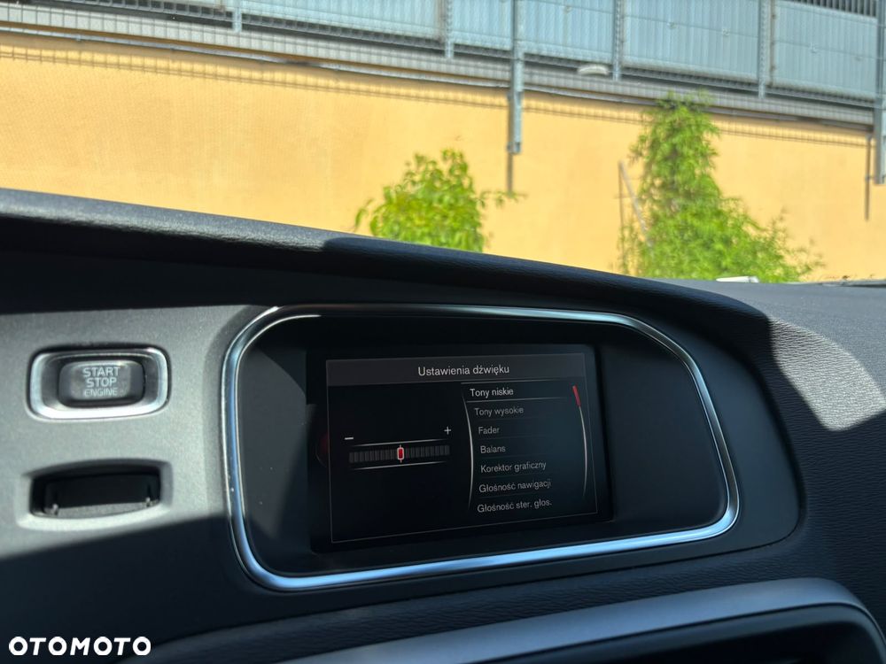 Volvo V40 T2 Drive-E Momentum - 33