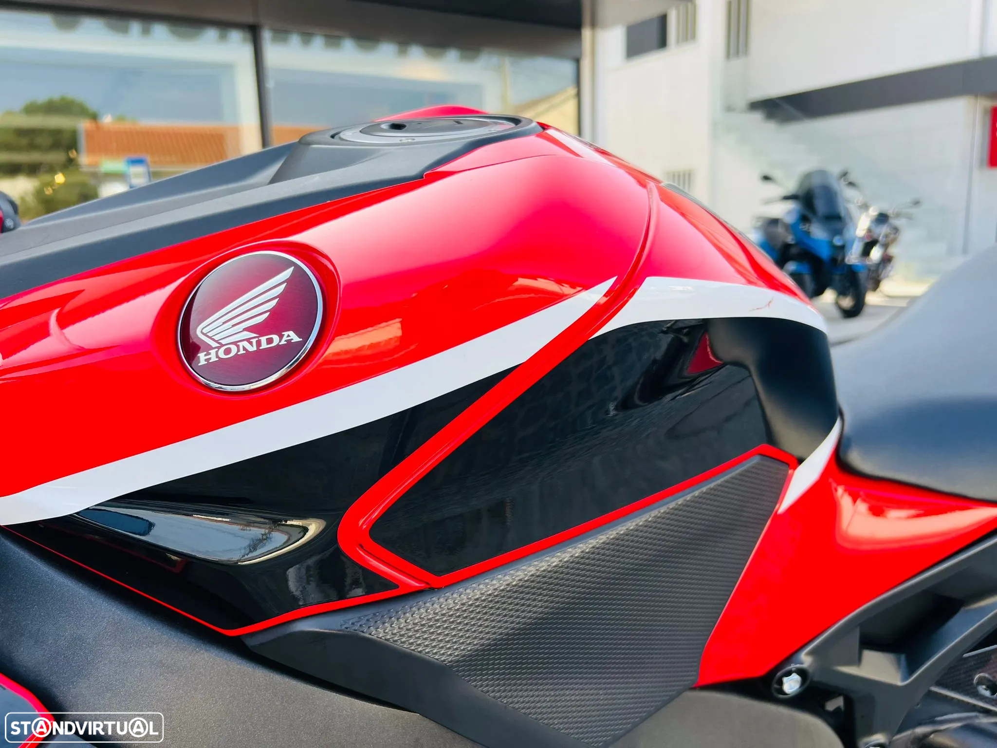 Honda CBR 1000 Fireblade 25th aniversario - 9