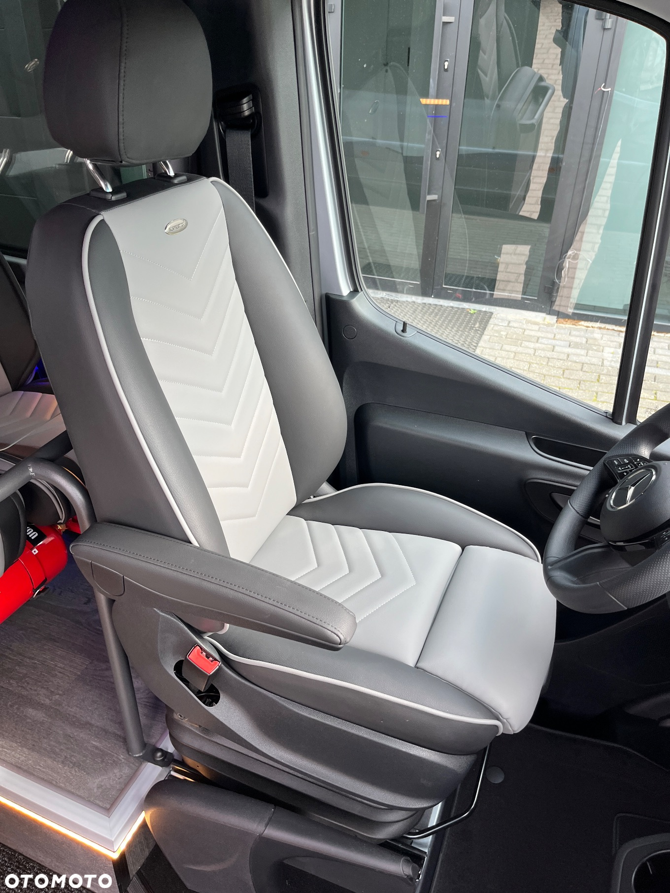 Mercedes-Benz Sprinter 519 - 24