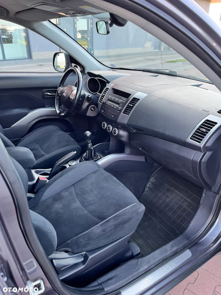 Mitsubishi Outlander 2.2 DID Intense + - 10