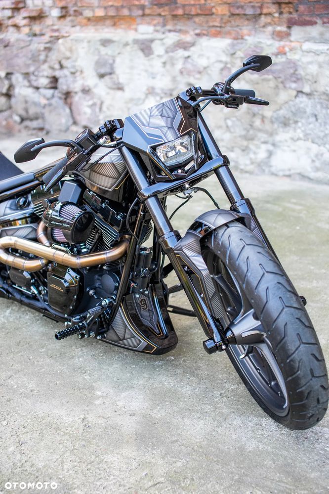 Harley-Davidson Softail Breakout - 22