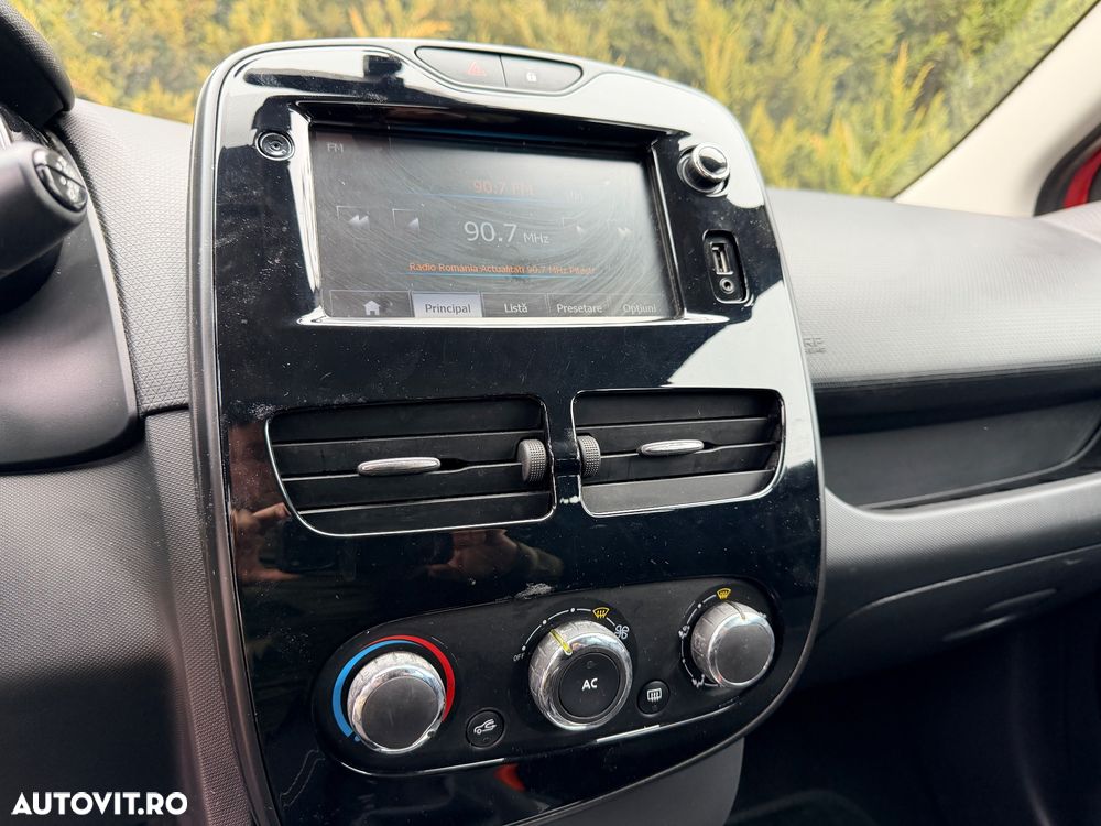 Renault Clio - 10