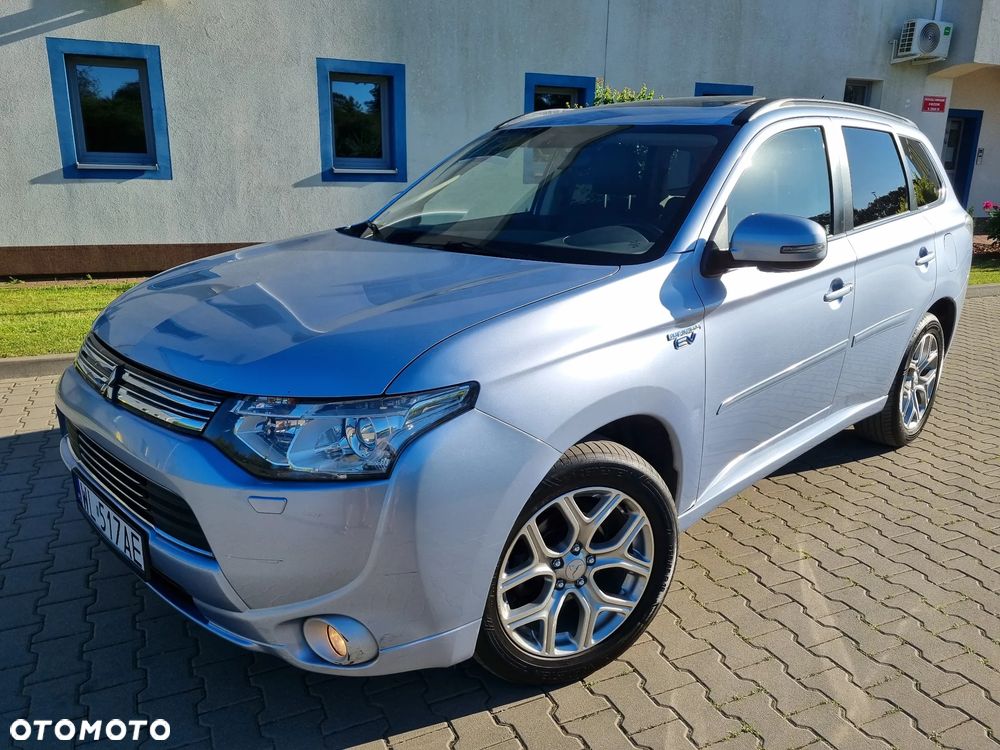 Mitsubishi Outlander Instyle NAVI + - 2