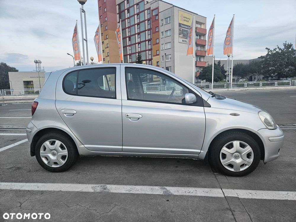 Toyota Yaris 2004 photo 3
