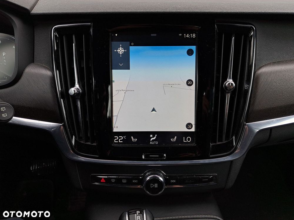 Volvo V90 Cross Country - 21