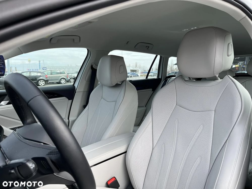 Volkswagen Passat - 28