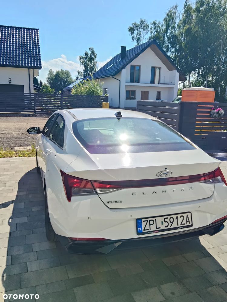Hyundai Elantra 1.6 Smart - 17
