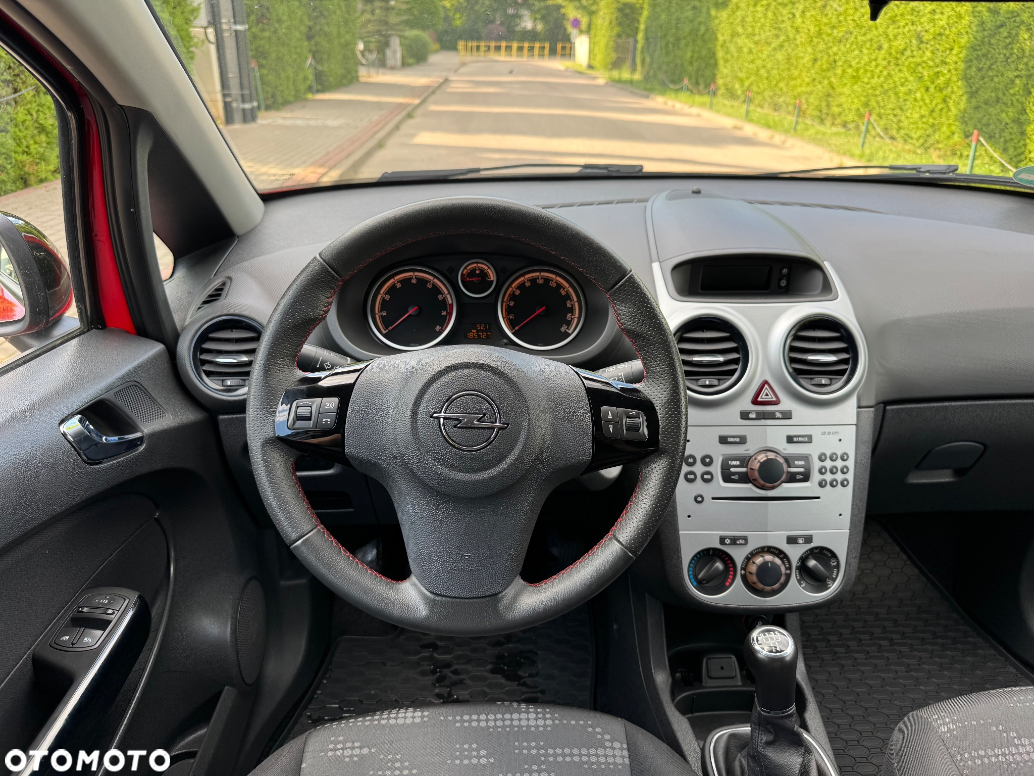 Opel Corsa 1.4 16V Color Race - 11