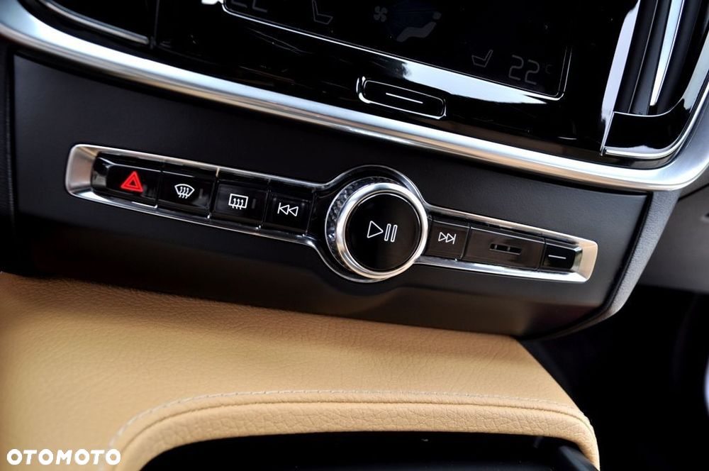 Volvo V90 D4 Geartronic Momentum - 15