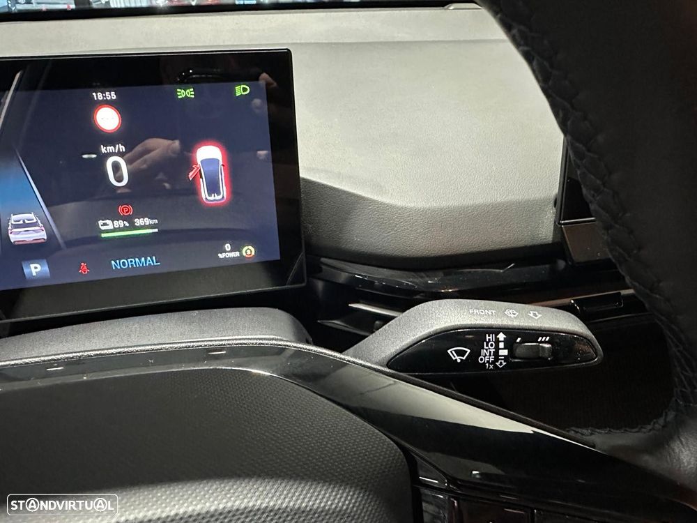 MG MG4 64 kWh Luxury - 44