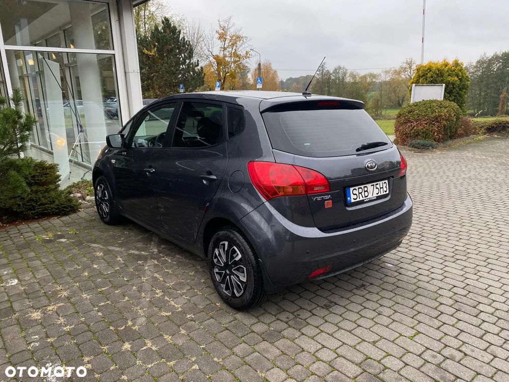 Kia Venga - 8