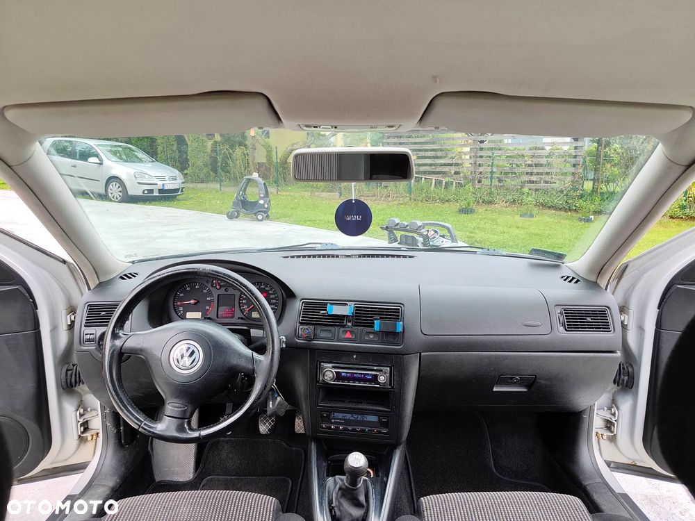 Volkswagen Golf 1.6 - 10