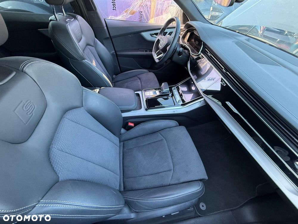 Audi Q8 55 TFSIe quattro tiptronic competition plus - 14
