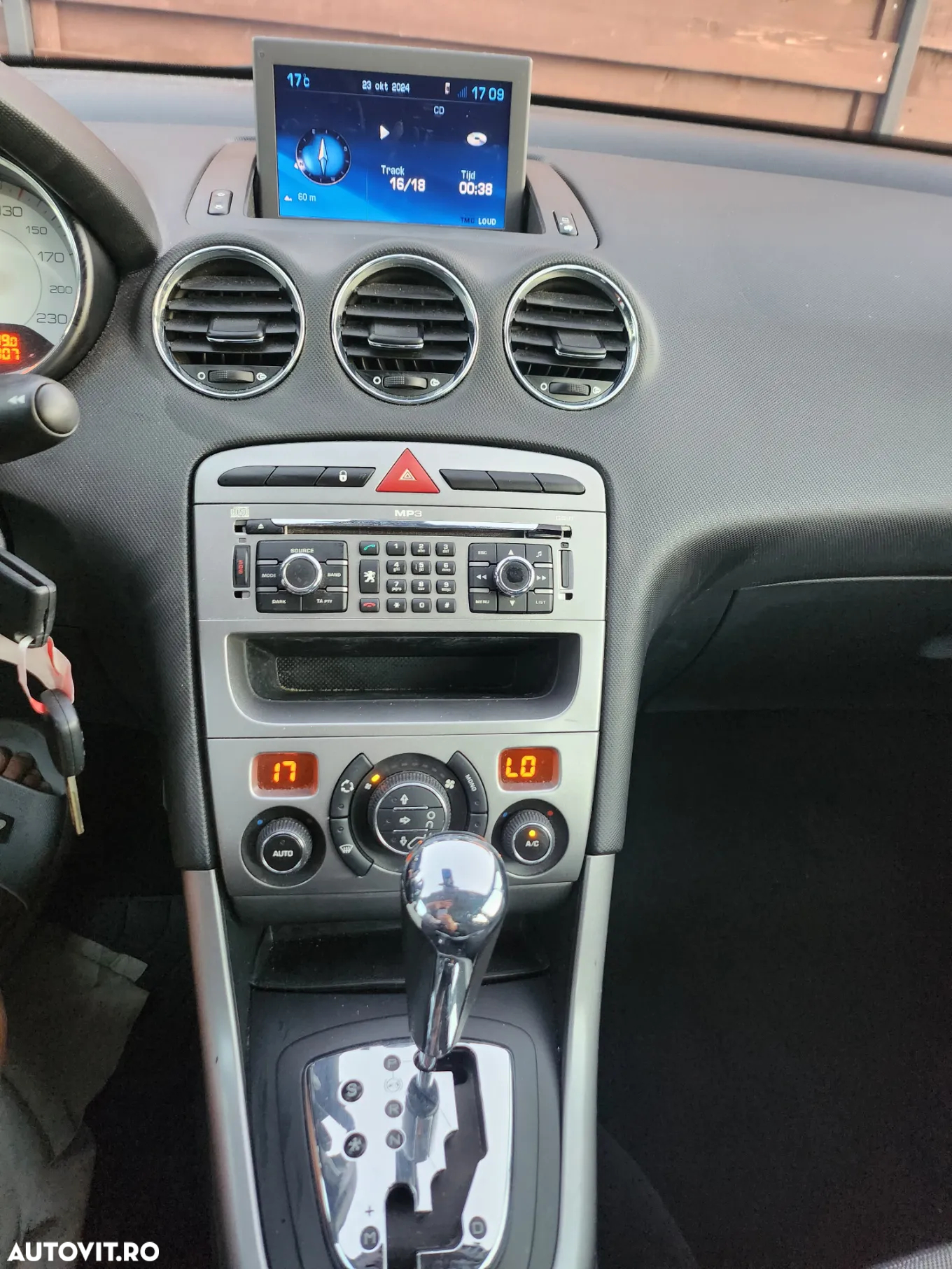 Peugeot 308 1.6E Confort Pack Aut - 12
