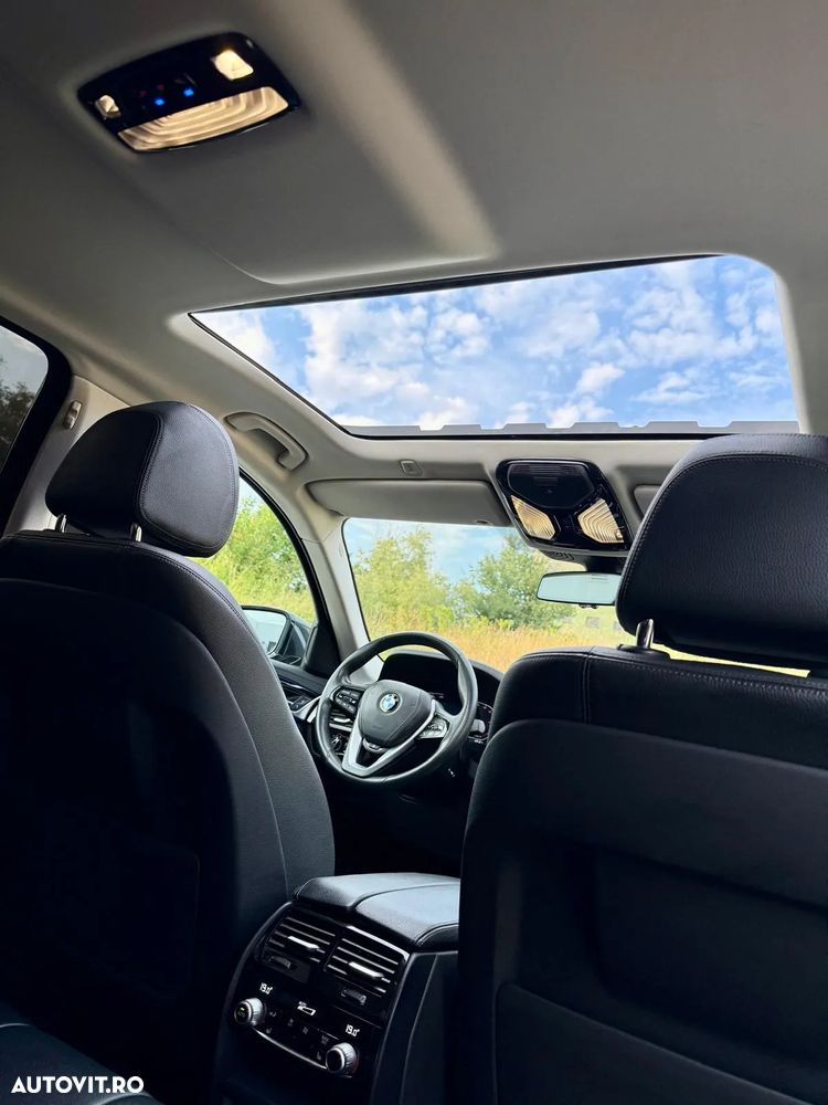 BMW Seria 5 520d Aut. Luxury Line - 12