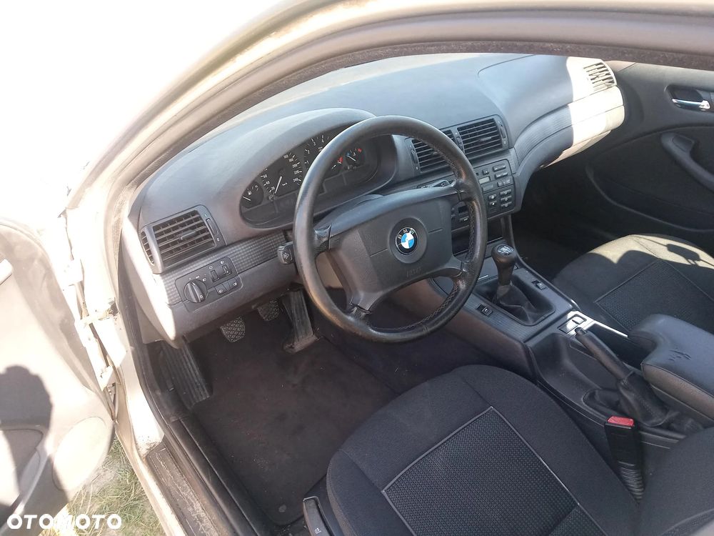 BMW Seria 3 318i - 11