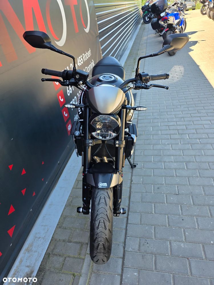 Triumph Trident - 16
