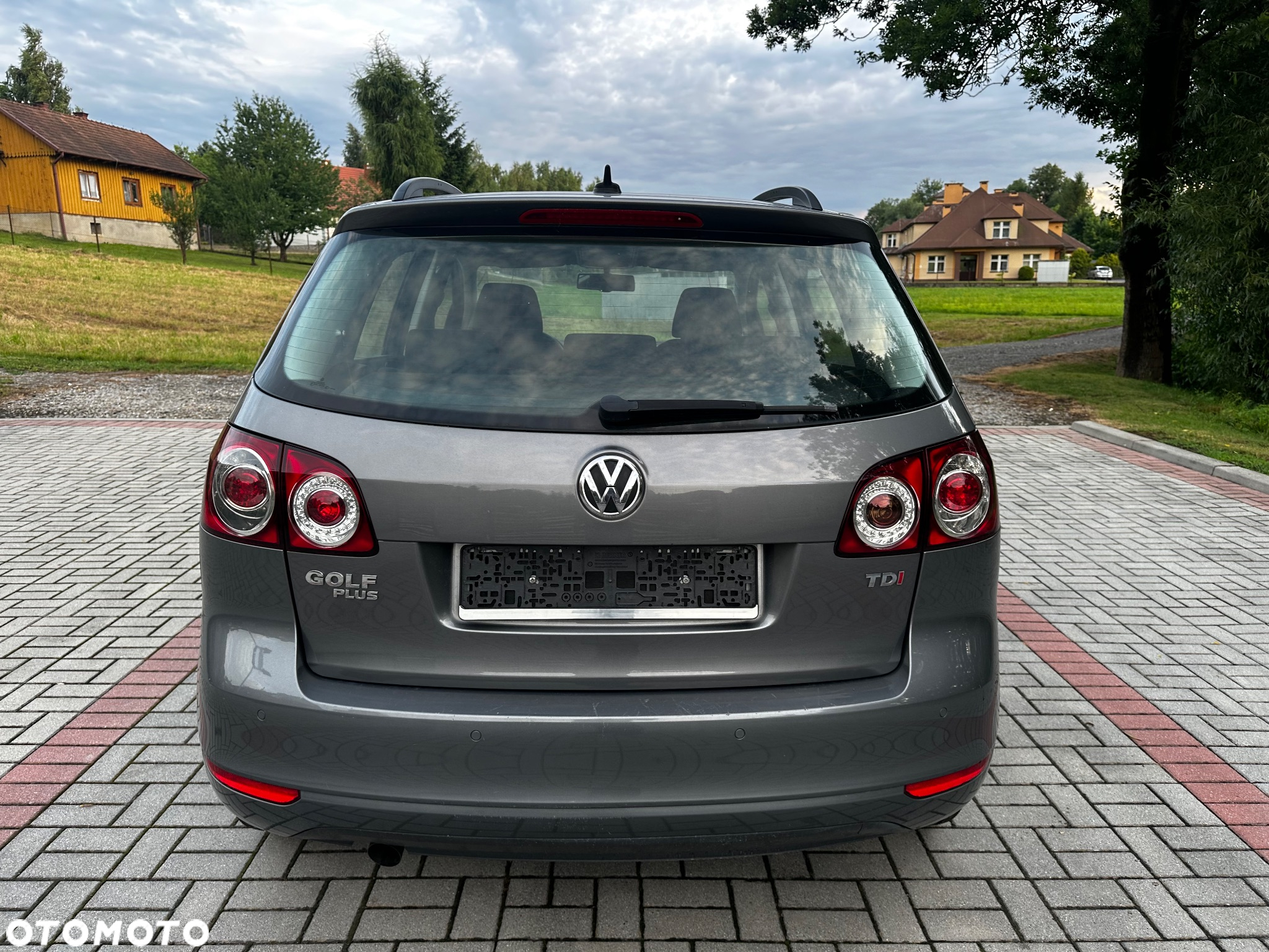 Volkswagen Golf Plus 1.6 TDI BlueMot Comfortline - 12