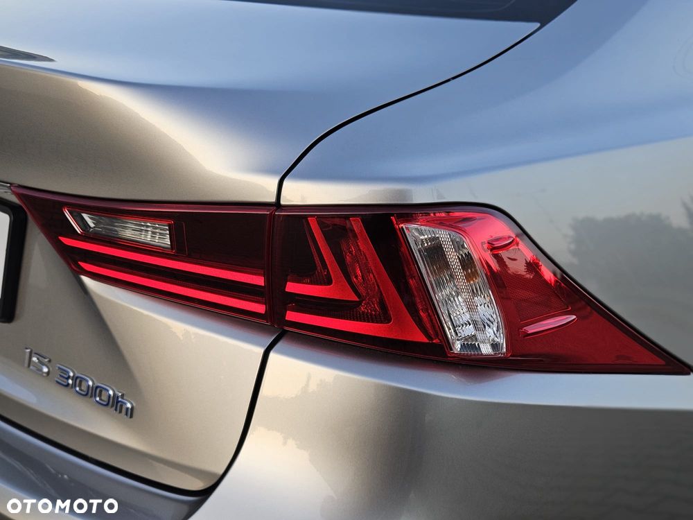Lexus IS 300h Comfort - 15