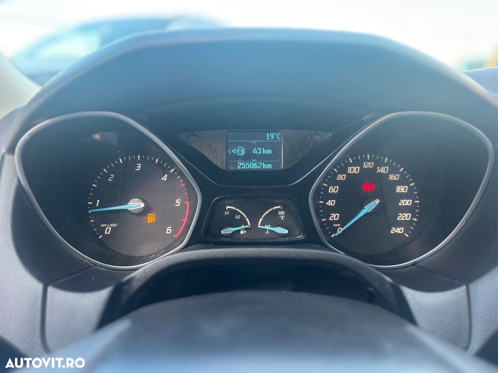 Ford Focus 1.6 TDCI DPF Titanium - 13