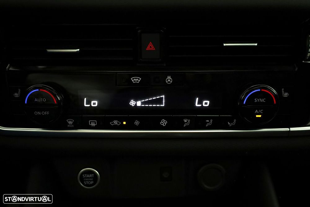 Nissan Qashqai 1.3 DIG-T N-Connecta LED Xtronic - 12