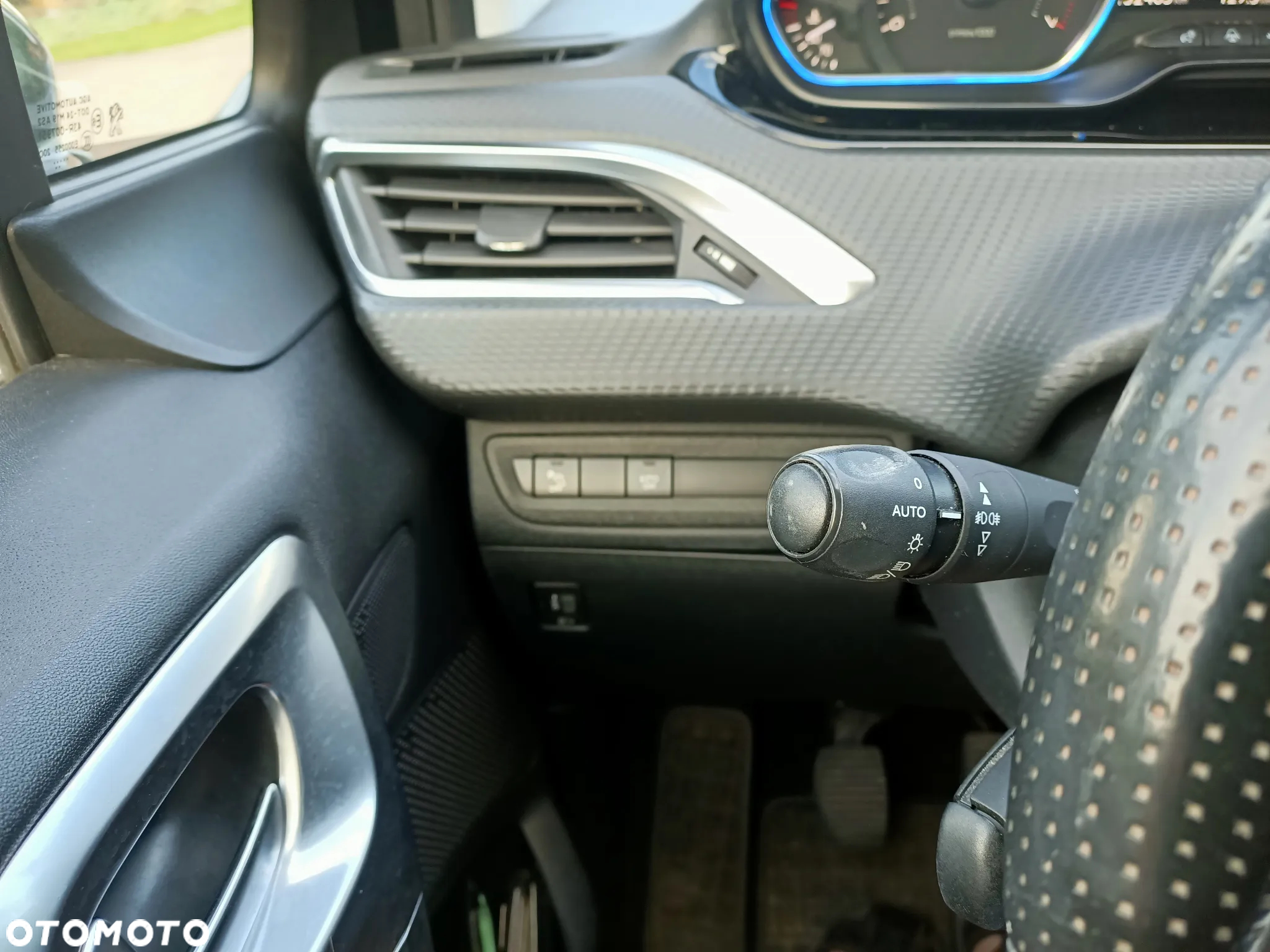 Peugeot 2008 - 9