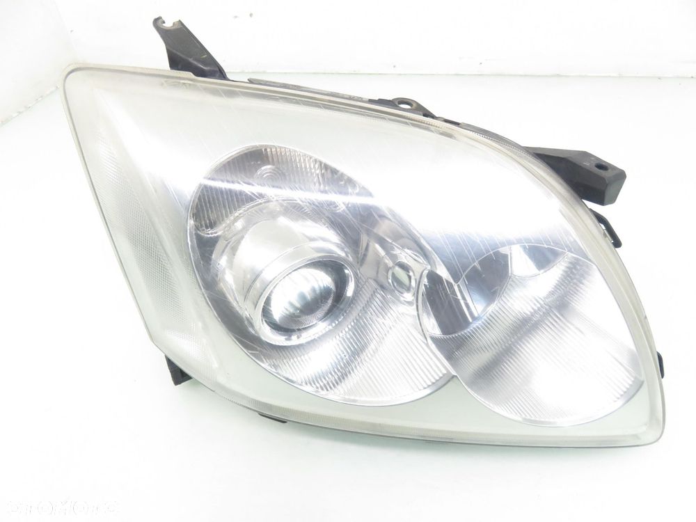 LAMPA PRAWA PRZEDNIA TOYOTA AVENSIS II T25 XENON - 1