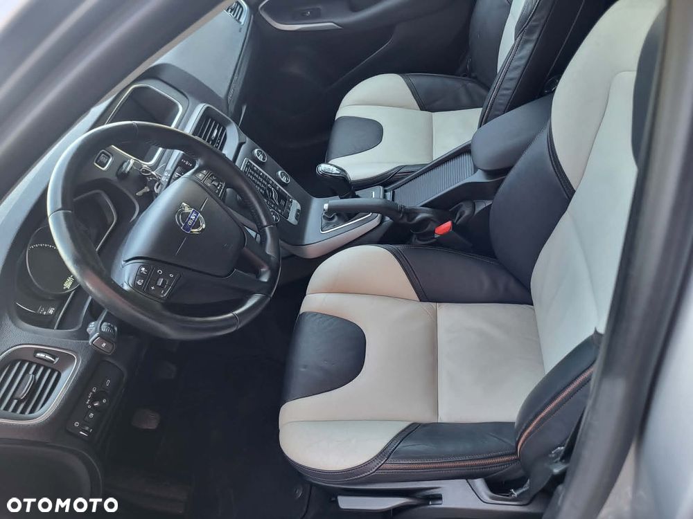 Volvo V40 Cross Country D2 Summum - 8