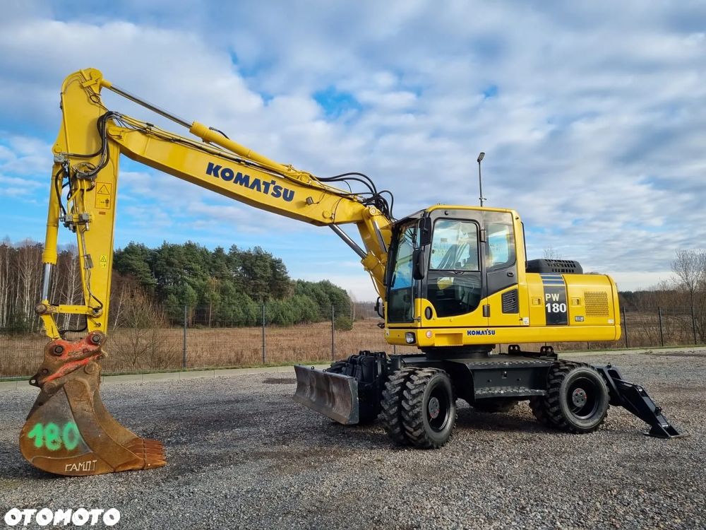 Komatsu PW180 Koparka 19t Kołowa‼️Super Stan Zadbana Stan bardzo dobry. Centralne smarowanie, Klima 2x Osprzęt