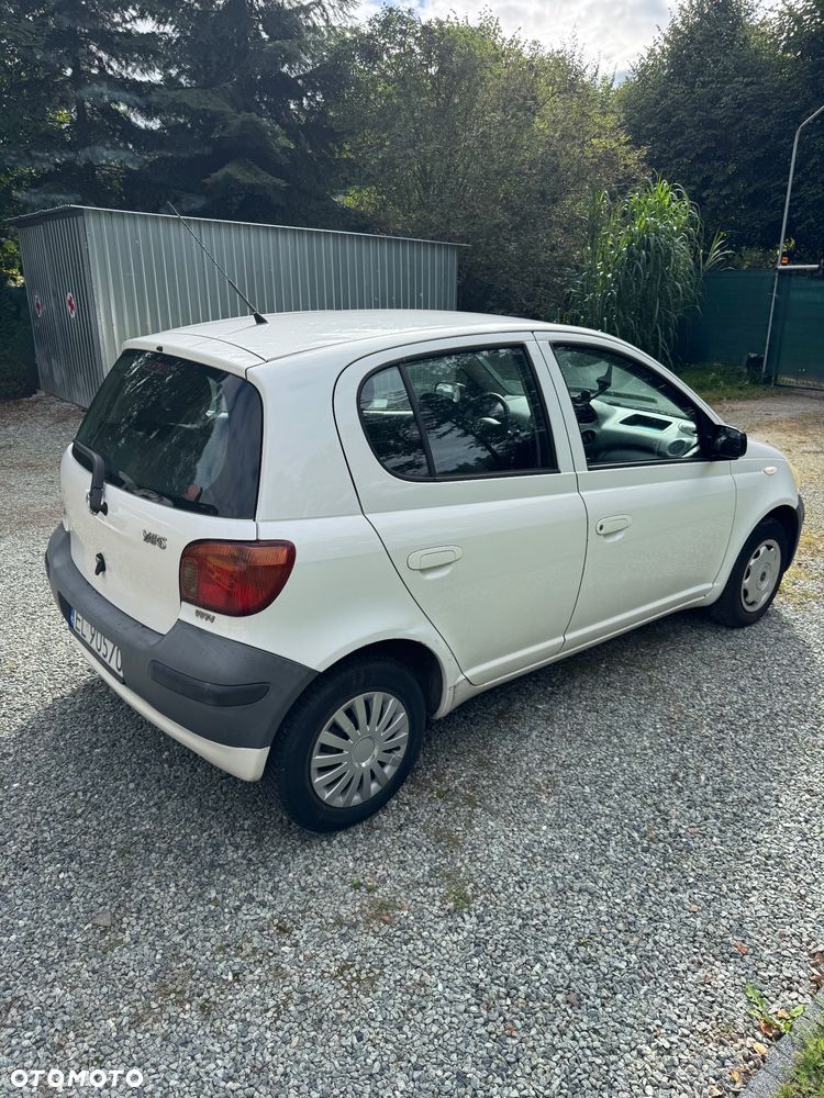 Toyota Yaris 1.0 Base - 8