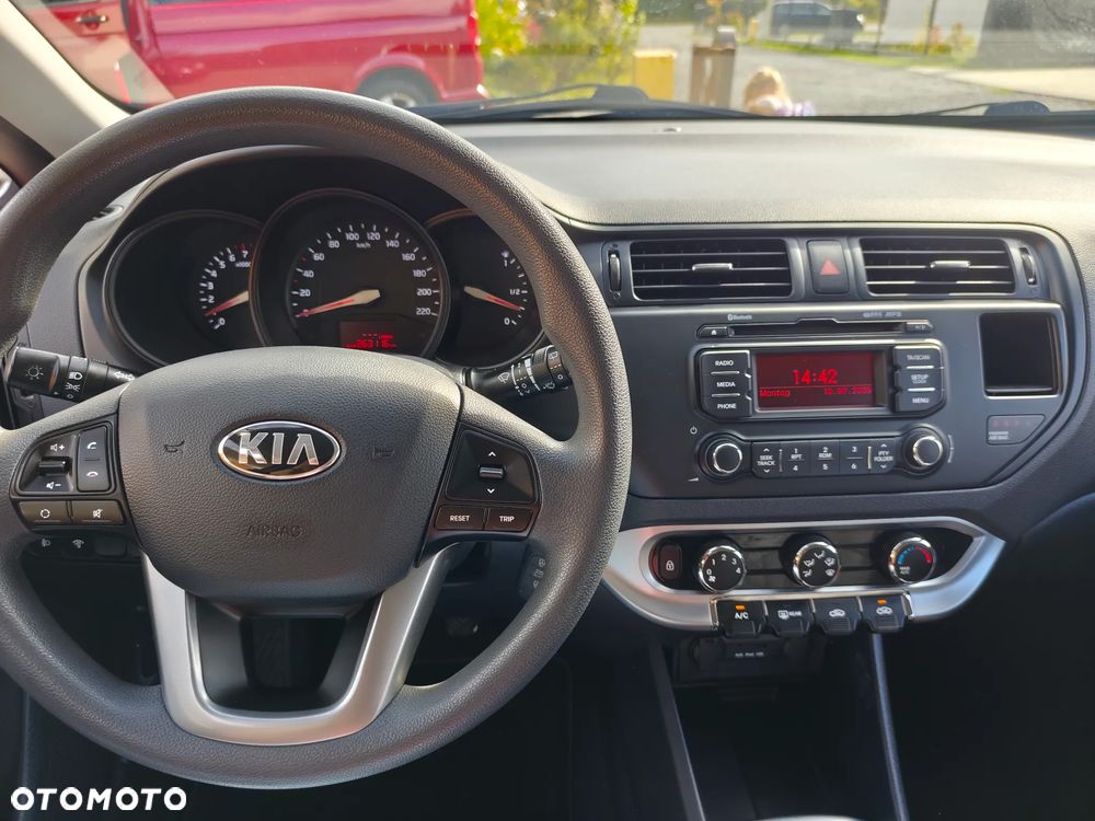 Kia Rio - 26