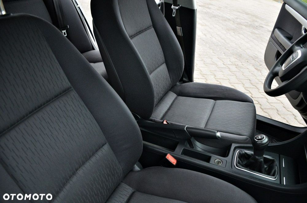 Audi A4 Limousine - 18