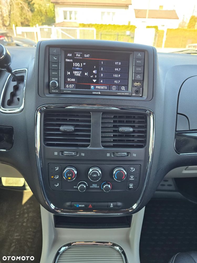 Dodge Grand Caravan - 24