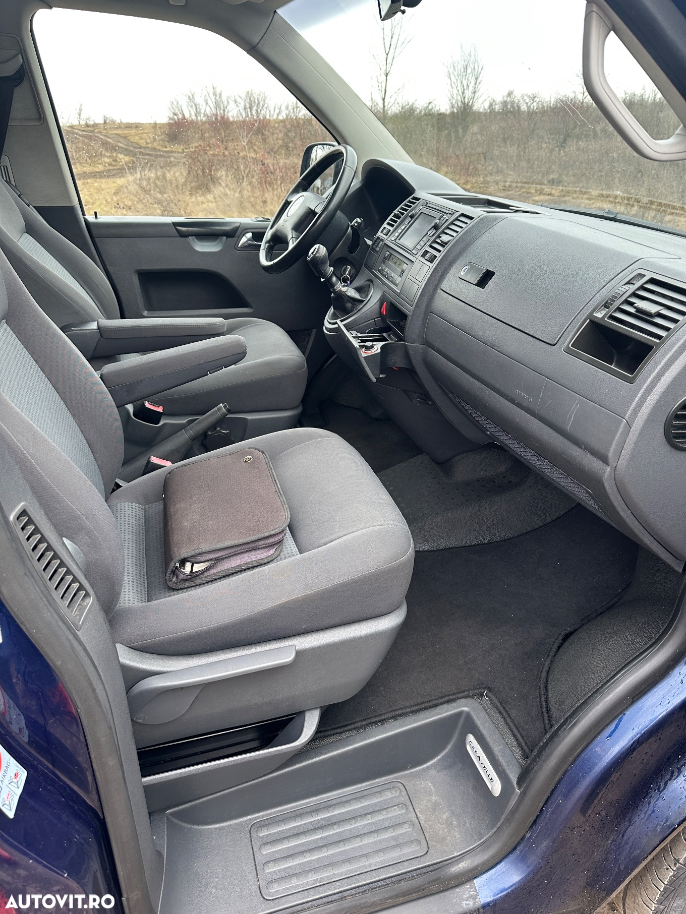 Volkswagen Caravelle - 7