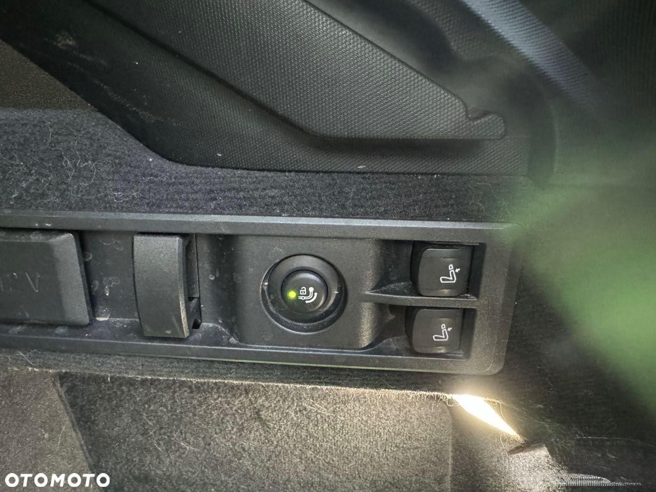 BMW Seria 3 330e PHEV sport - 16