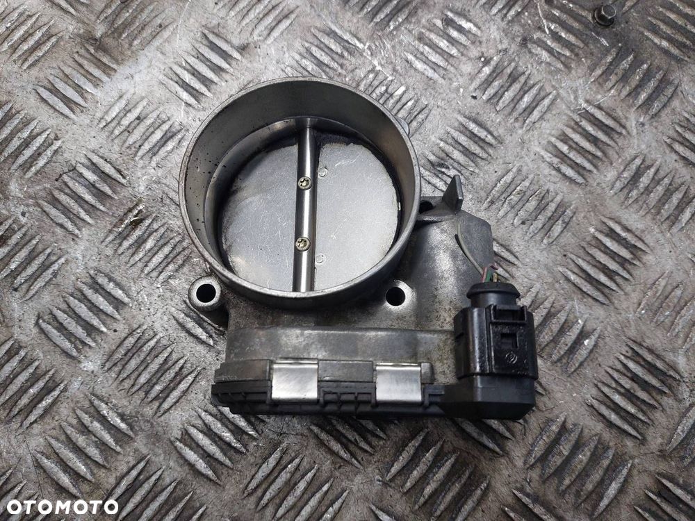 PRZEPUSTNICA AUDI A8 D3 4.2 V8 077133062A - 1
