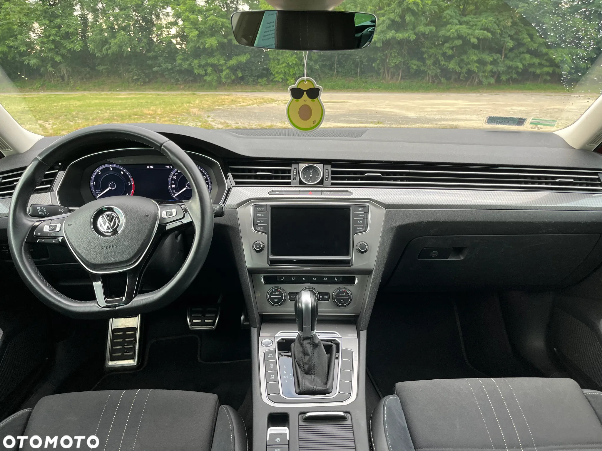 Volkswagen Passat - 15