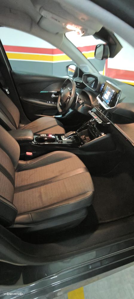 Peugeot 208 1.2 PureTech Allure Pack EAT8 - 18