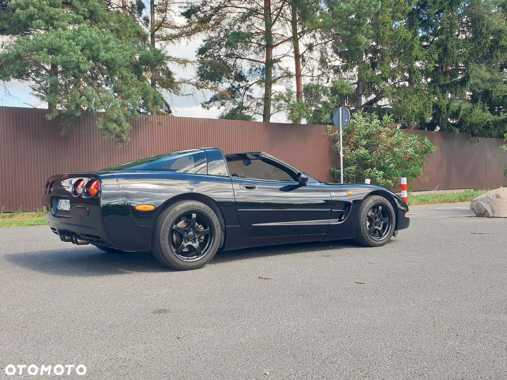 Chevrolet Corvette - 20