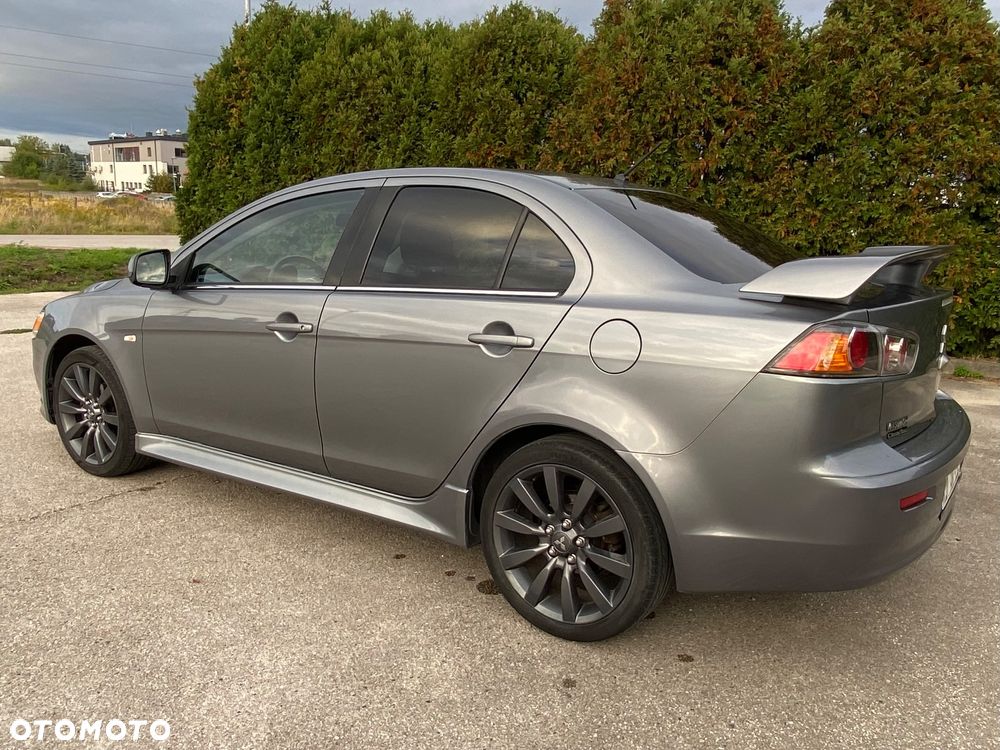 Mitsubishi Lancer - 9