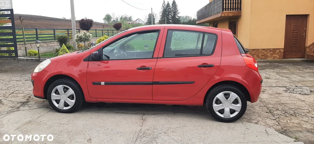 Renault Clio - 22